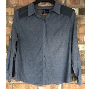 New Directions Button Down Top    Size Large